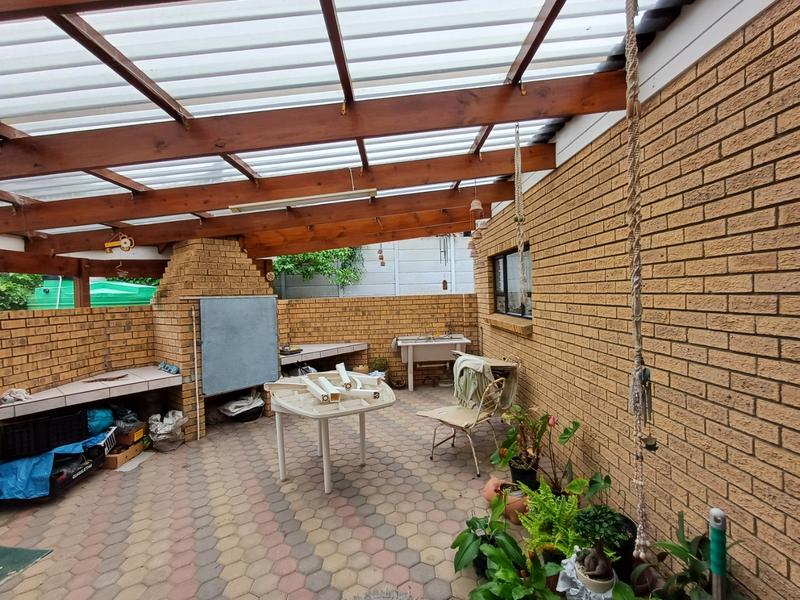3 Bedroom Property for Sale in Fraaiuitsig Western Cape